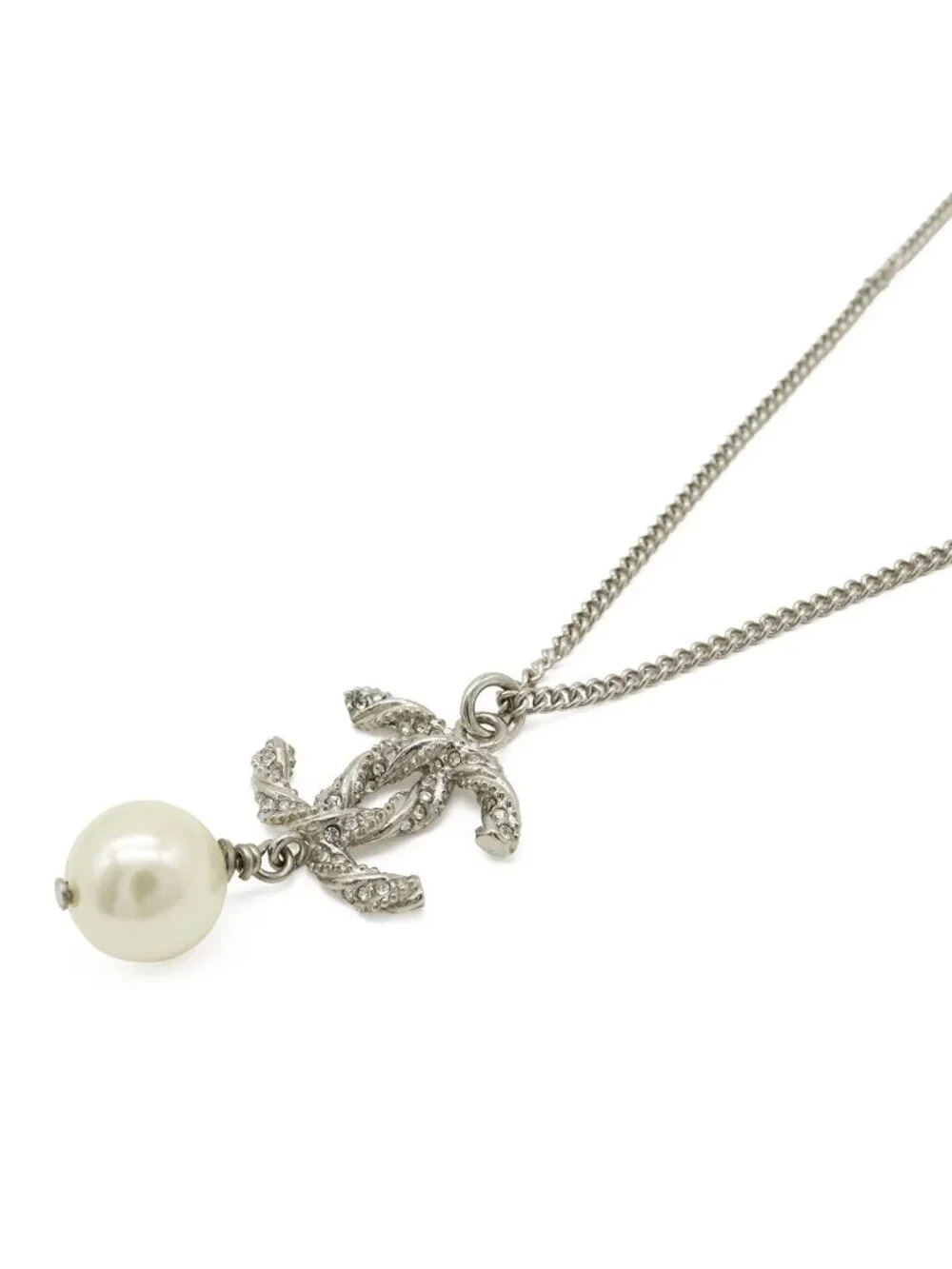 Chanel rank motif